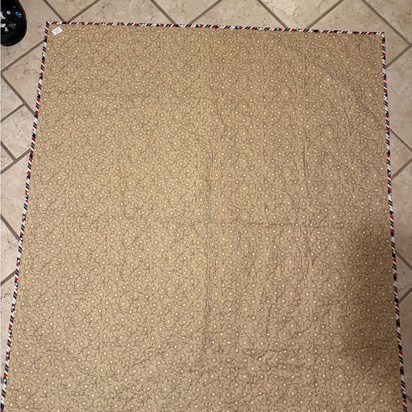Elegant Tan Quilted Blanket - Picture 2 of 2